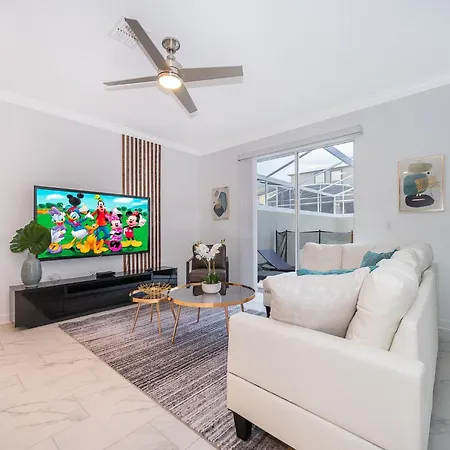 966Me Townhouse 4 Bedrooms & 3 Bathrooms + Pool